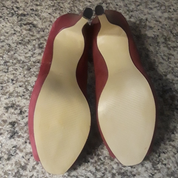 Shoes - Picture 4 of 8